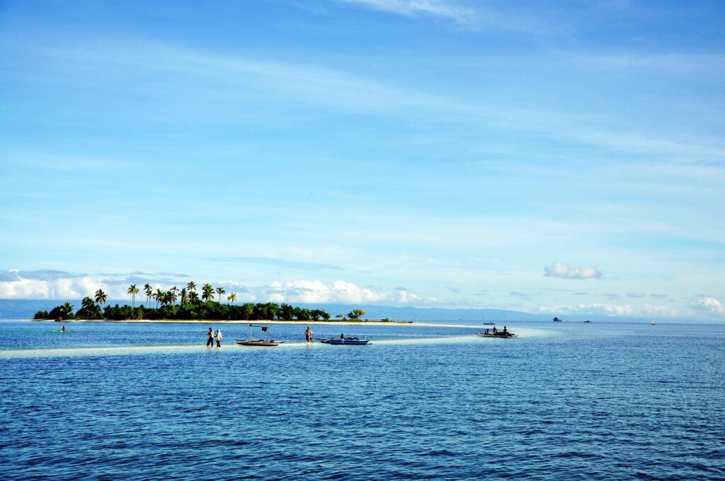 Filipinas é um ótimo destino para viver aventuras de luxo em alto mar.