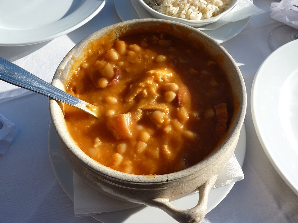 Tripas à moda do Porto é um dos principais pratos da gastronomia portuguesa.