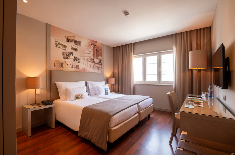 Quarto do hotel Vila Galé Collection, um dos hotéis em Portugal que fazem parte do bike tour Porto-Lisboa da Inguz Expedições.